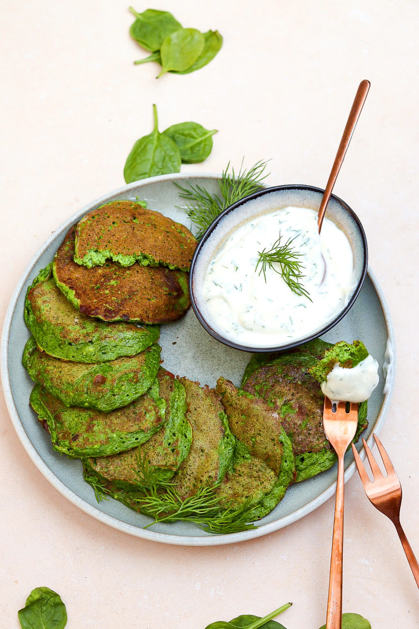 Spinatküchlein mit Kräuterquark